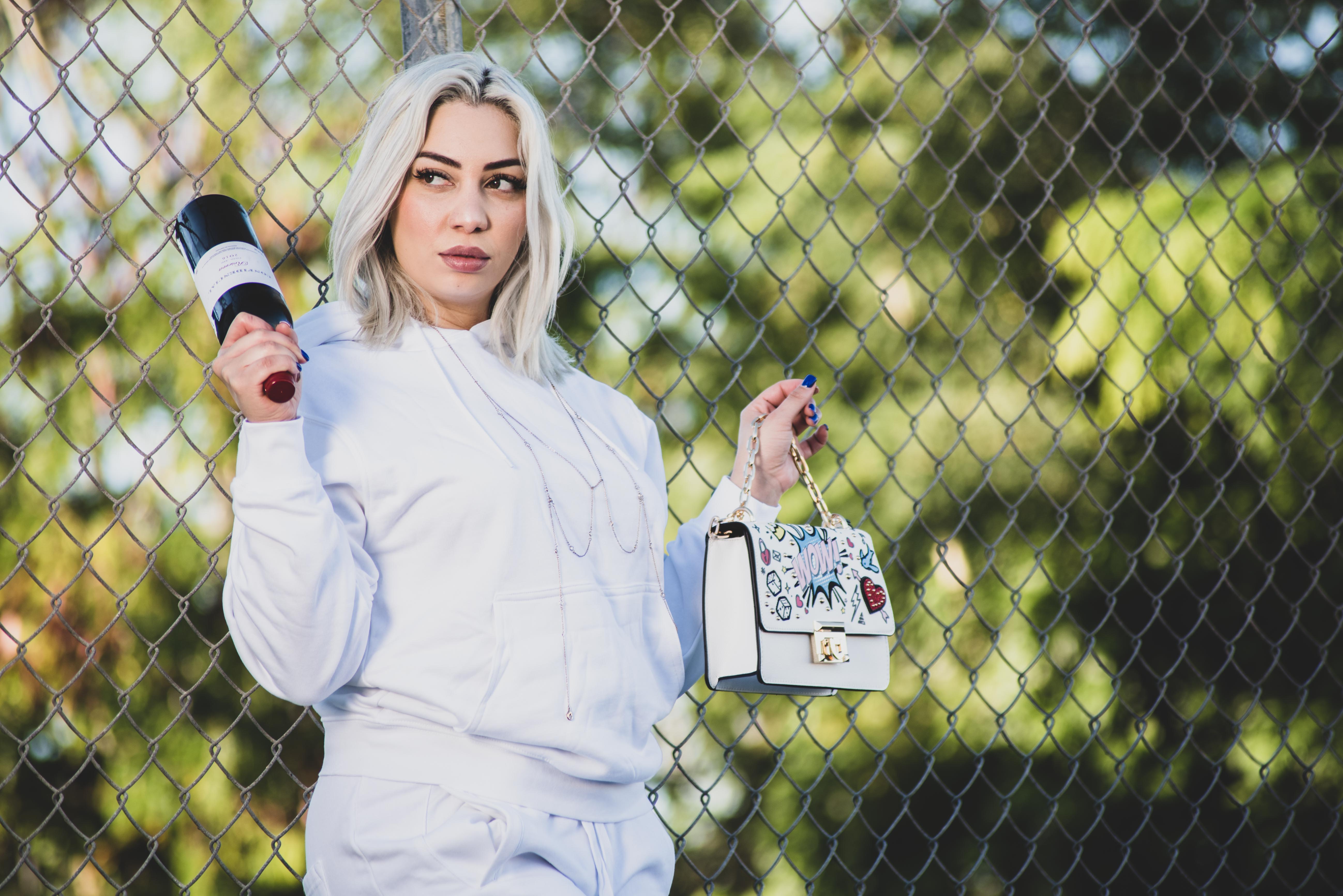 ALBARIÑO BLANC HOODIE